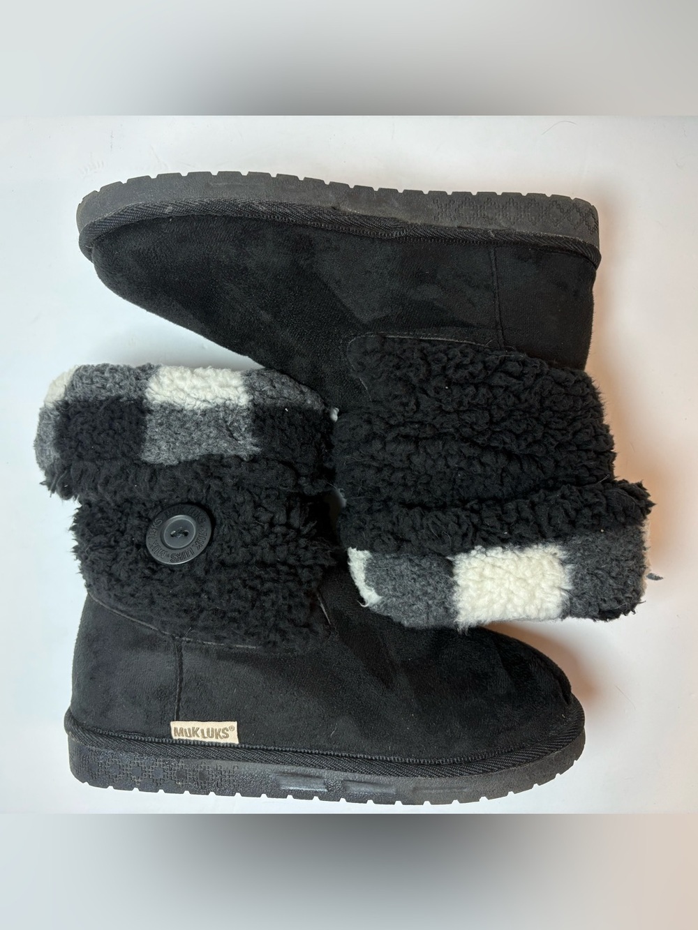 Muk Luks Women’s Black Shearling Cozy Faux Suede Cuff Boots Buttons Size 7